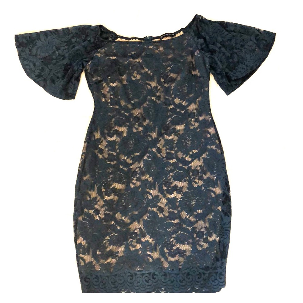 Lace bell sleeve dress